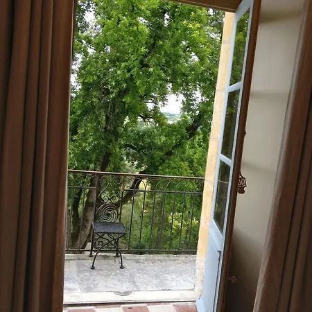 Chateau Ladausse Hotel *